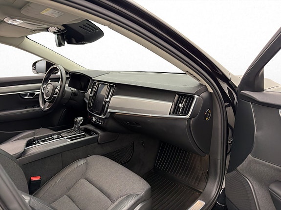Volvo V90 26 of 30