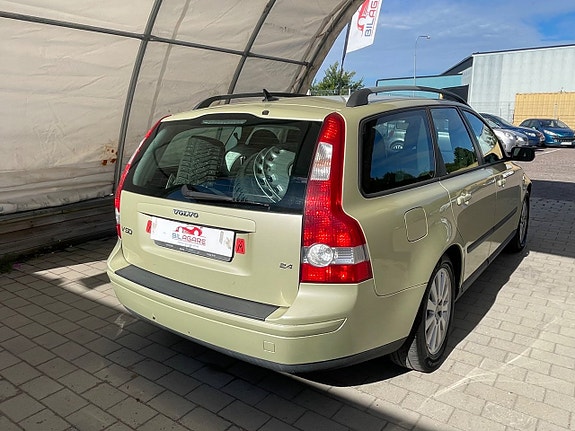 Volvo V50 3 of 21