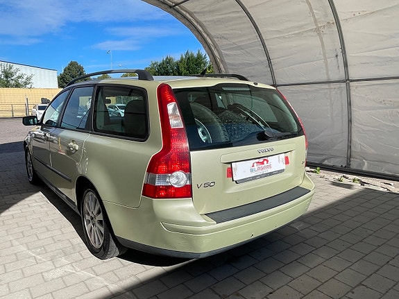 Volvo V50 2 of 21