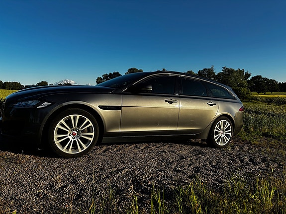 Jaguar XF 5 of 12