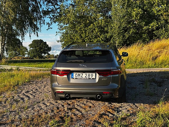 Jaguar XF 4 of 12
