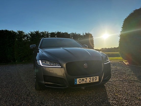 Jaguar XF 2 of 12
