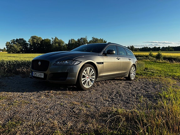 Jaguar XF 3 of 12