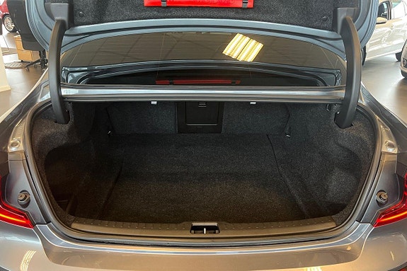 Volvo S60 27 of 30