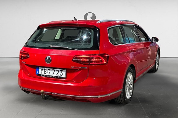 Volkswagen Passat 7 of 19