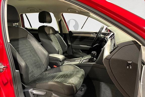 Volkswagen Passat 17 of 19