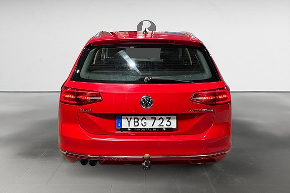 Volkswagen Passat 6 of 19
