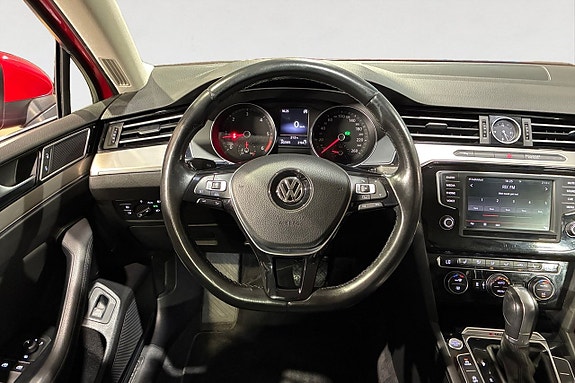 Volkswagen Passat 14 of 19