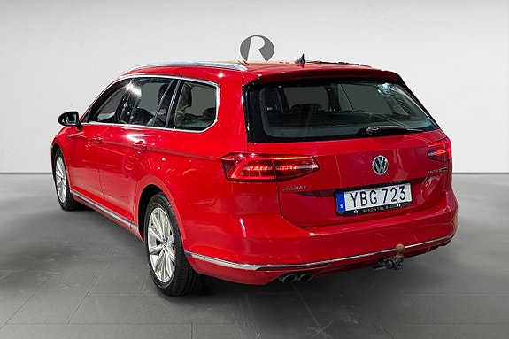 Volkswagen Passat 5 of 19