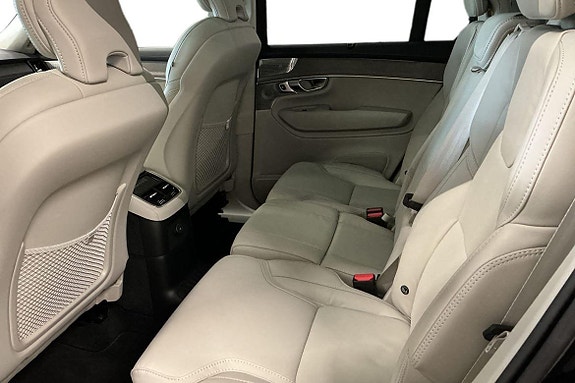 Volvo XC90 25 of 30