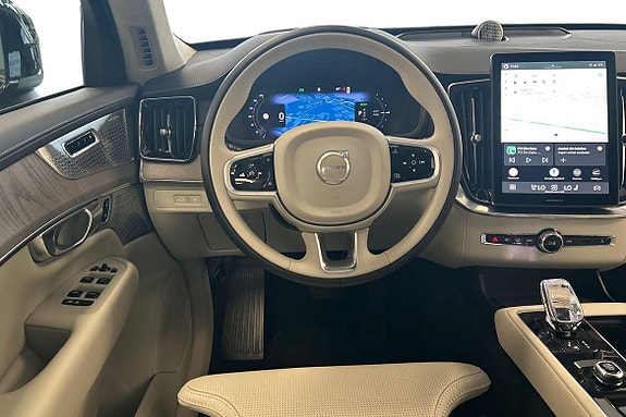Volvo XC90 20 of 30