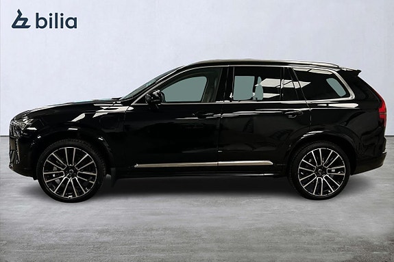 Volvo XC90 2 of 30