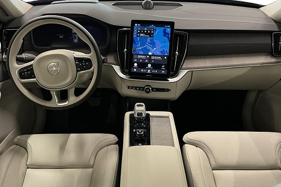 Volvo XC90 18 of 30