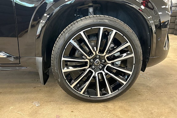 Volvo XC90 17 of 30