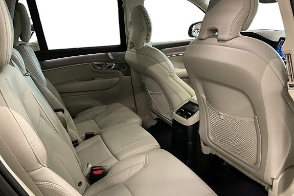 Volvo XC90 12 of 30