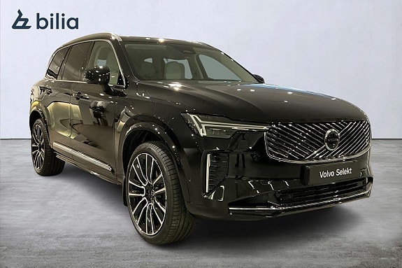 Volvo XC90 10 of 30