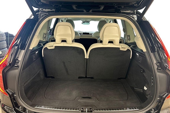 Volvo XC90 13 of 30