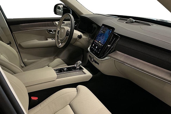 Volvo XC90 9 of 30