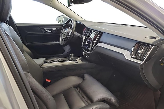 Volvo V60 Cross Country 7 of 22