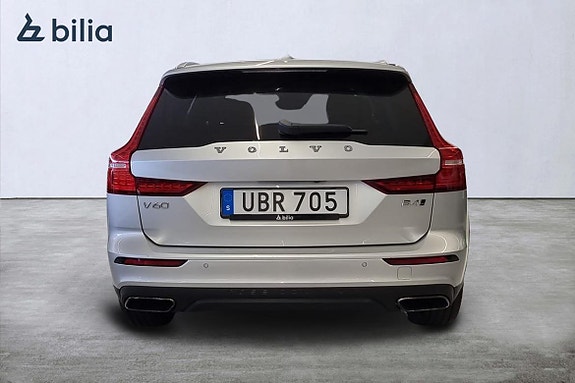 Volvo V60 Cross Country 5 of 22