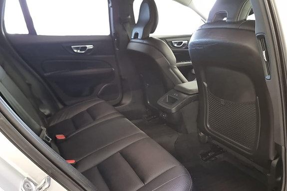 Volvo V60 Cross Country 9 of 22
