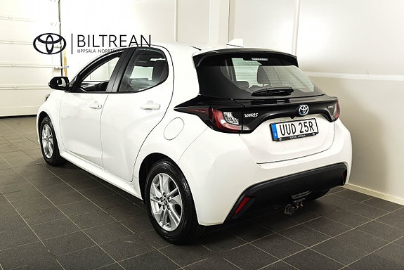 Toyota Yaris 3 of 17
