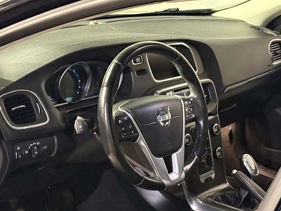 Volvo V40 9 of 14