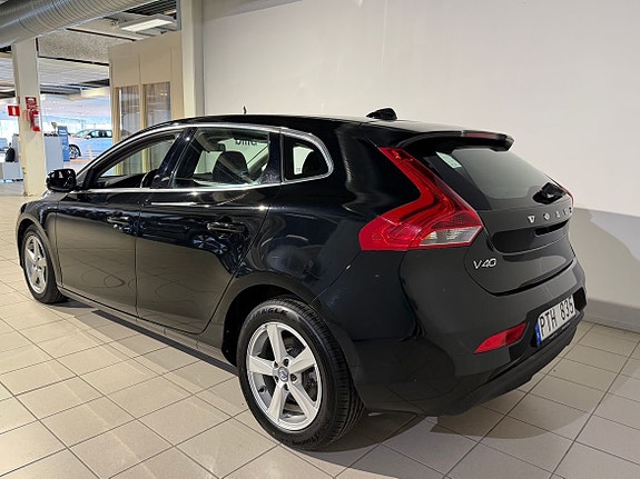 Volvo V40 4 of 14
