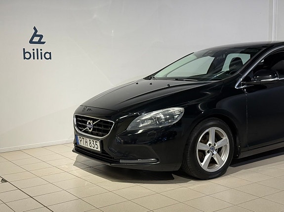 Volvo V40 2 of 14