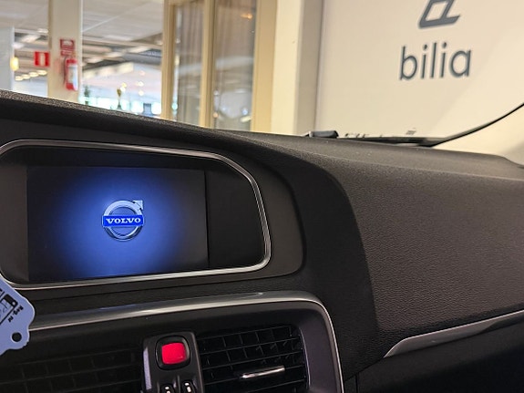 Volvo V40 11 of 14