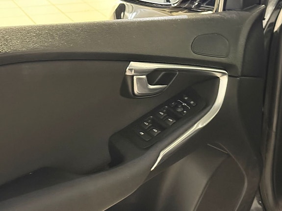 Volvo V40 10 of 14