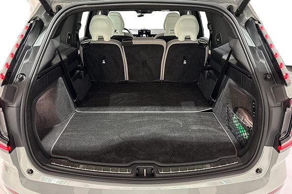 Volvo EX90 12 of 23
