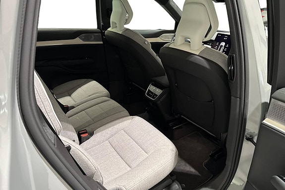 Volvo EX90 9 of 23