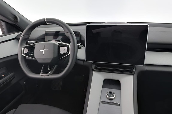 Polestar 4 8 of 18