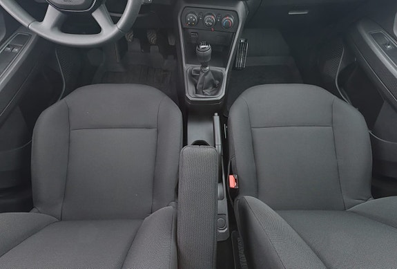 Dacia Sandero 9 of 14