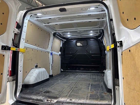 Ford Transit Custom 11 of 27