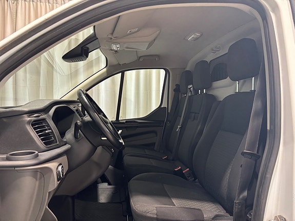 Ford Transit Custom 21 of 27