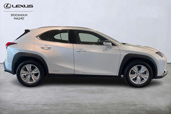 Lexus UX250h 3 of 23