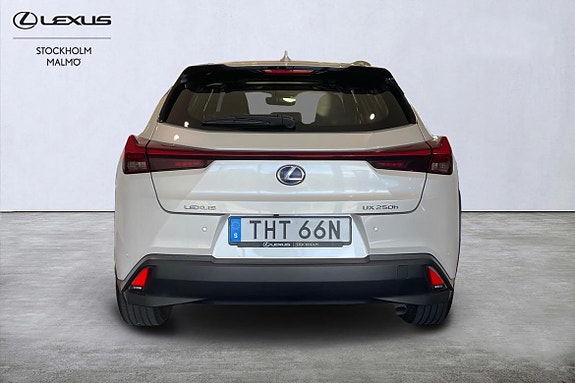 Lexus UX250h 5 of 23