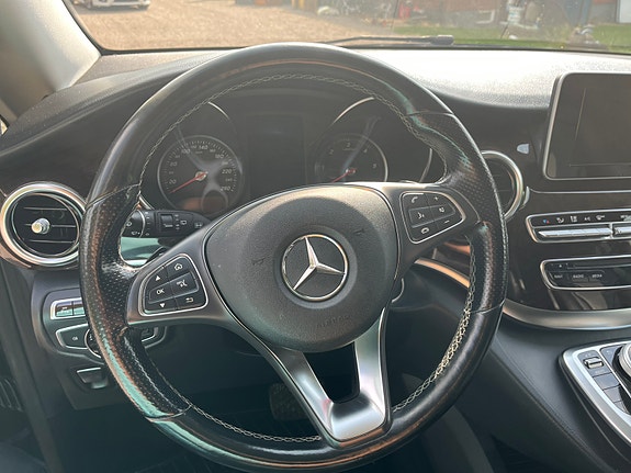 Mercedes-Benz V250 d 10 of 10