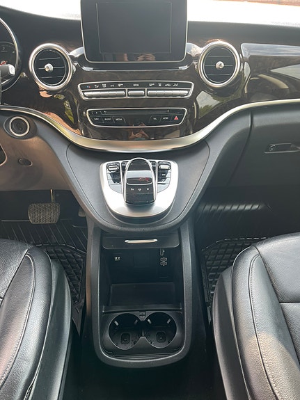 Mercedes-Benz V250 d 9 of 10