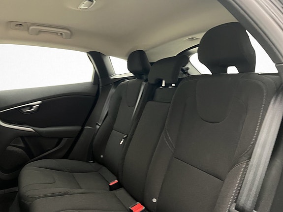 Volvo V40 22 of 28