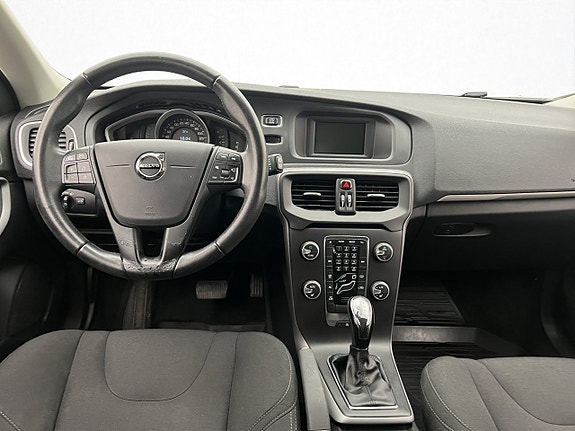 Volvo V40 11 of 28