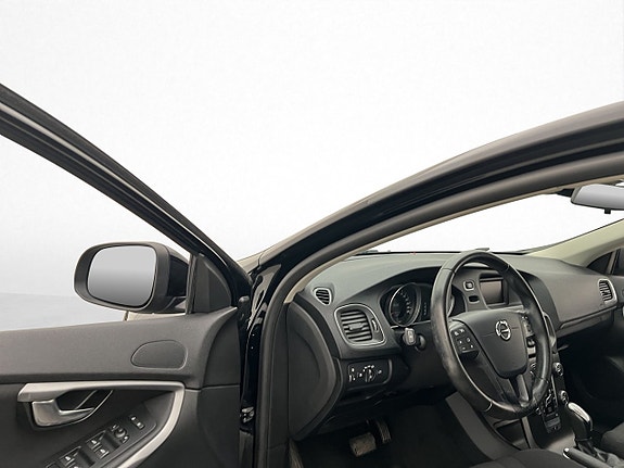 Volvo V40 28 of 28