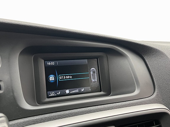 Volvo V40 17 of 28