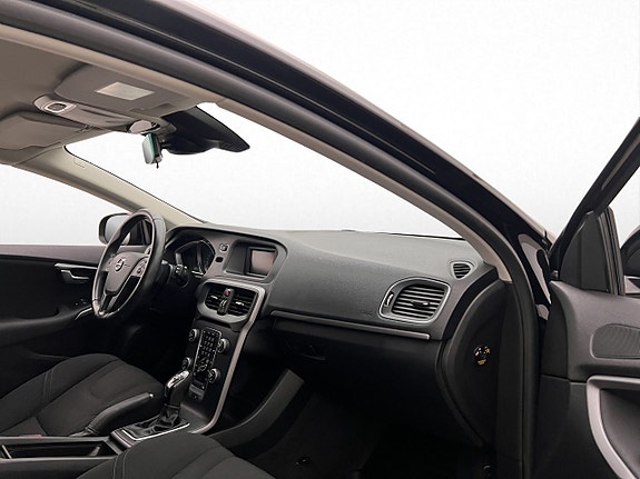 Volvo V40 21 of 28