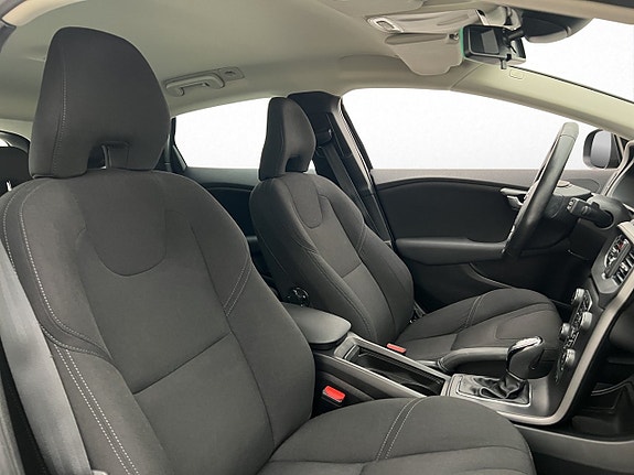 Volvo V40 20 of 28