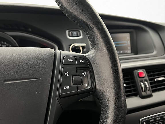 Volvo V40 15 of 28