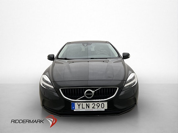Volvo V40 2 of 28