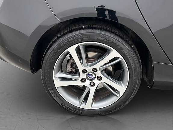 Volvo V40 24 of 28